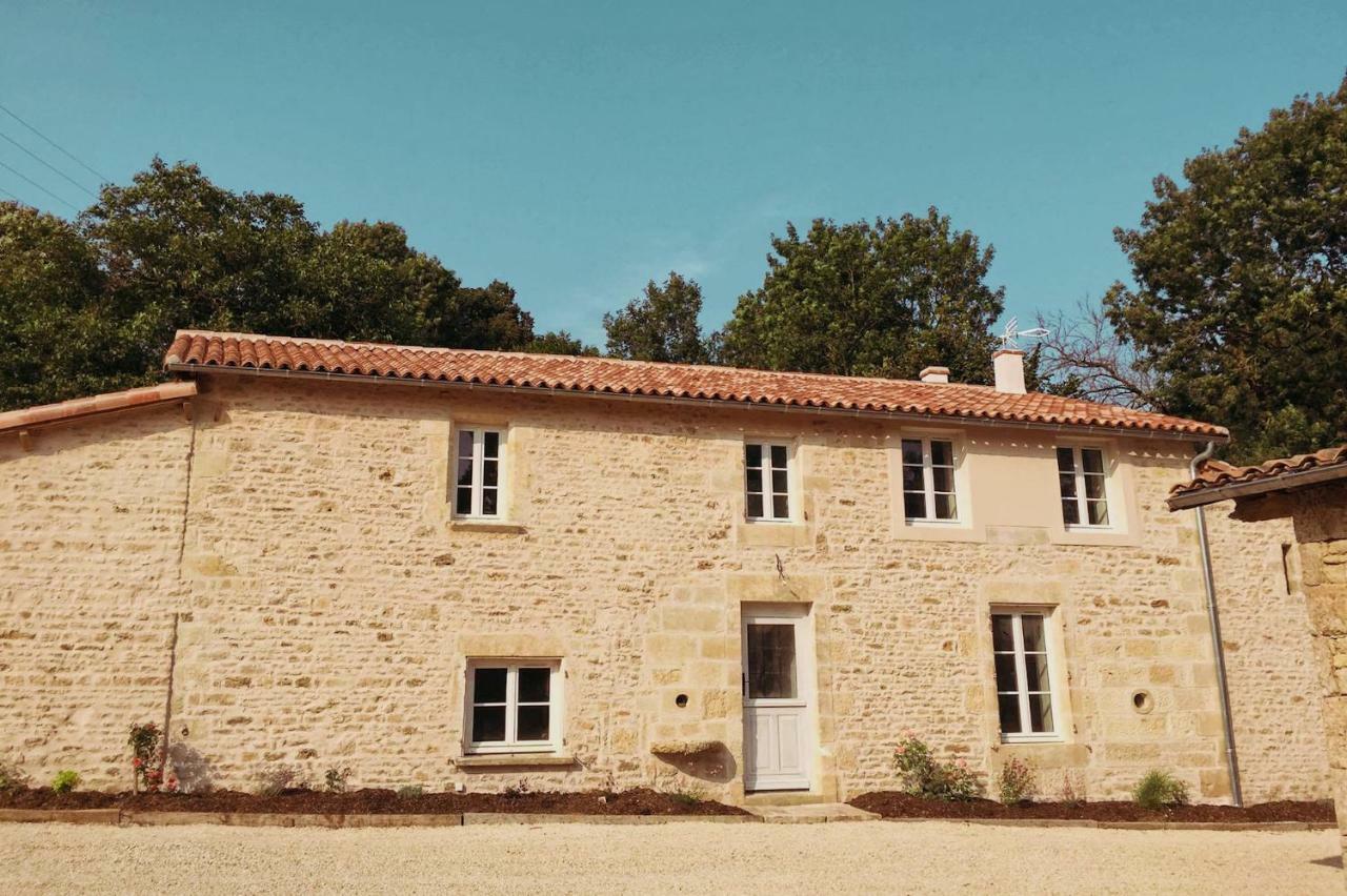 Gites Les Demeures De Valette Azay-le-Brule Zewnętrze zdjęcie